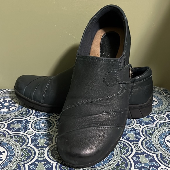 Earth Origins Women's Naya Size 9 Navy Leather Slip On Loafer Comfort Shoes - Picture 3 of 11